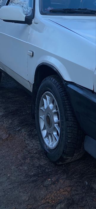 Продам зимову гуму з титанами на 13р