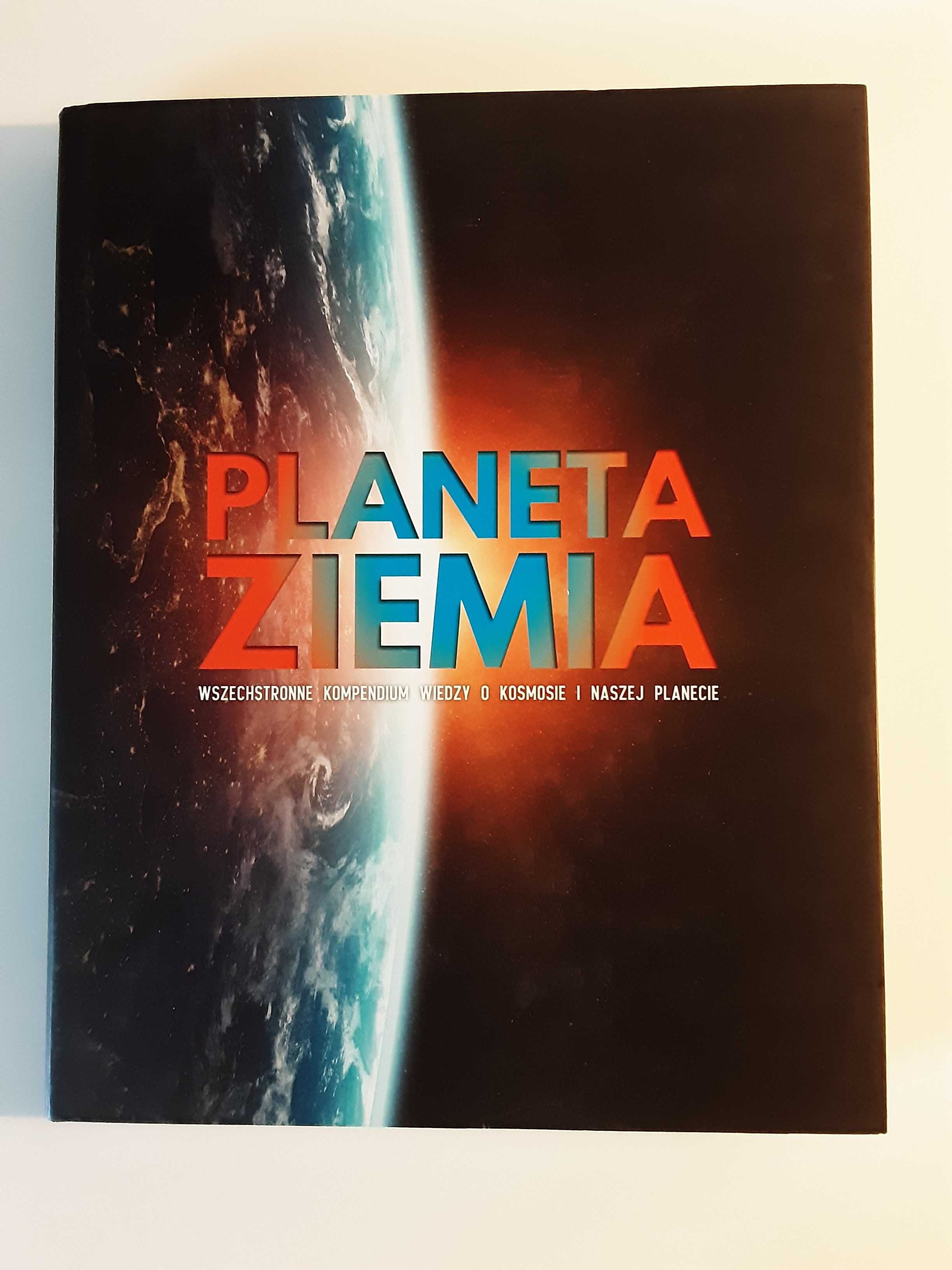 Planeta Ziemia twarda oprawa