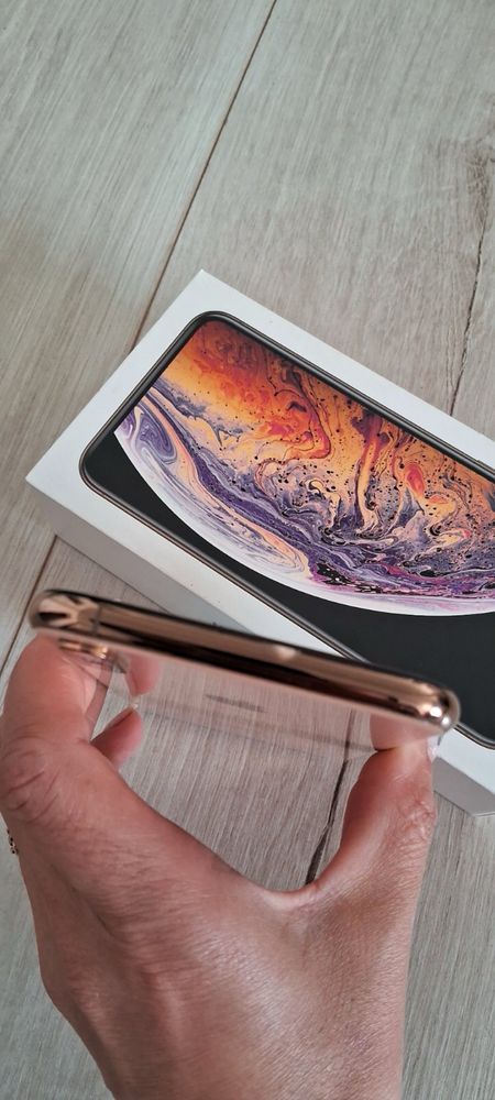 Продам айфон xs max 256