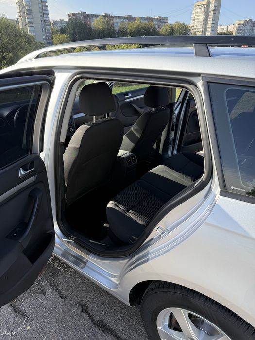 Volkswagen Golf VI універсал