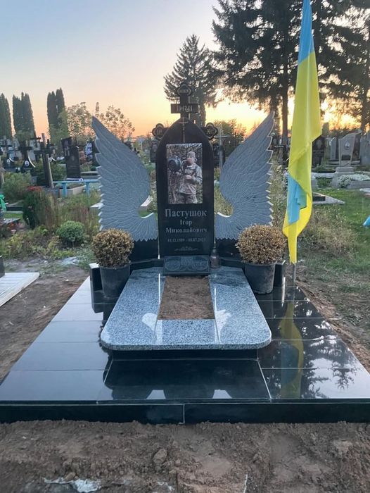 Виготовлення пам’ятників, та їх вставлення, реставрація, підняття