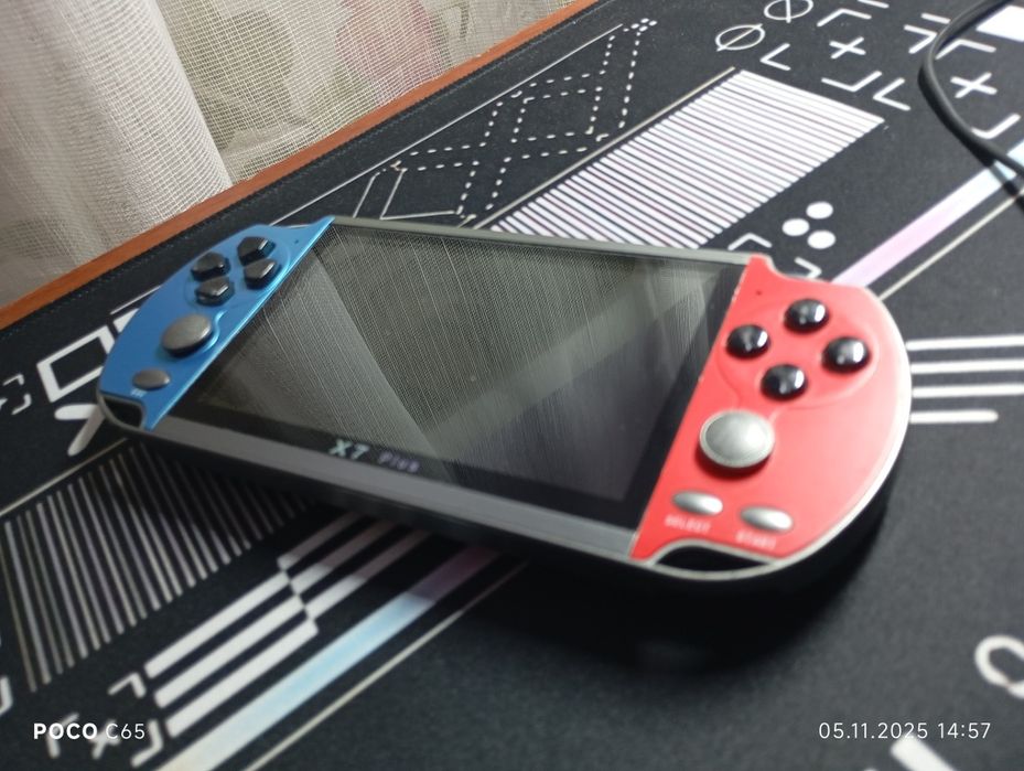 Приставка X7 Plus — ретро консоль (потрібна заміна батареї)