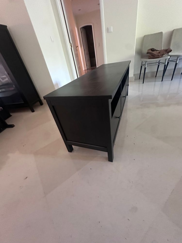 Movel TV ikea preto-castanho