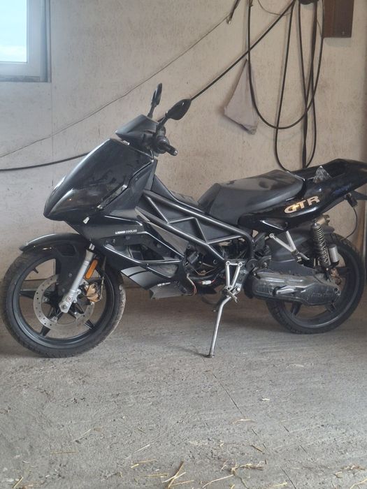 Skuter cpi 2t...