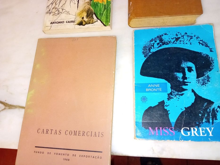 Conjunto de 4 Livros Diversos Antigos