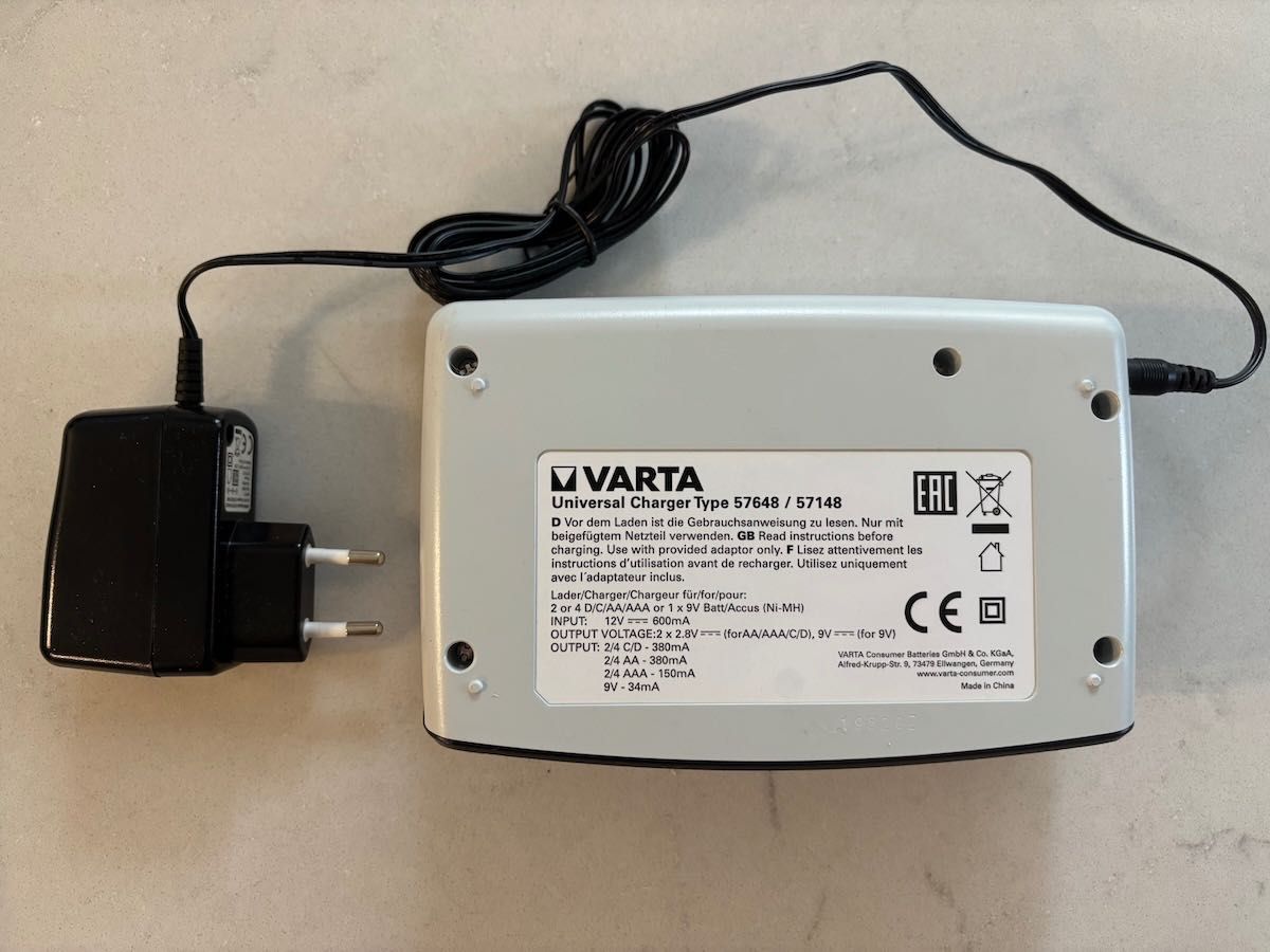 Ładowarka do akumulatorków VARTA - 57648/57148