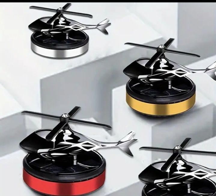 Автомобільний ароматизатор у формі вертольота.