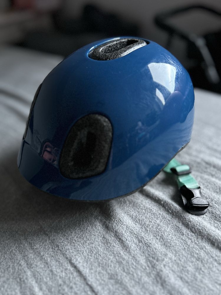 Kask dzieciecy.