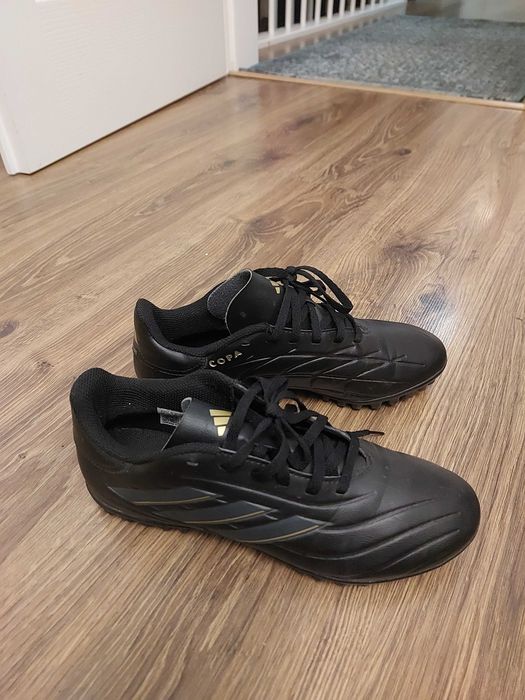 Sprzedam buty piłkarskie Adidas Copa Pure r.40