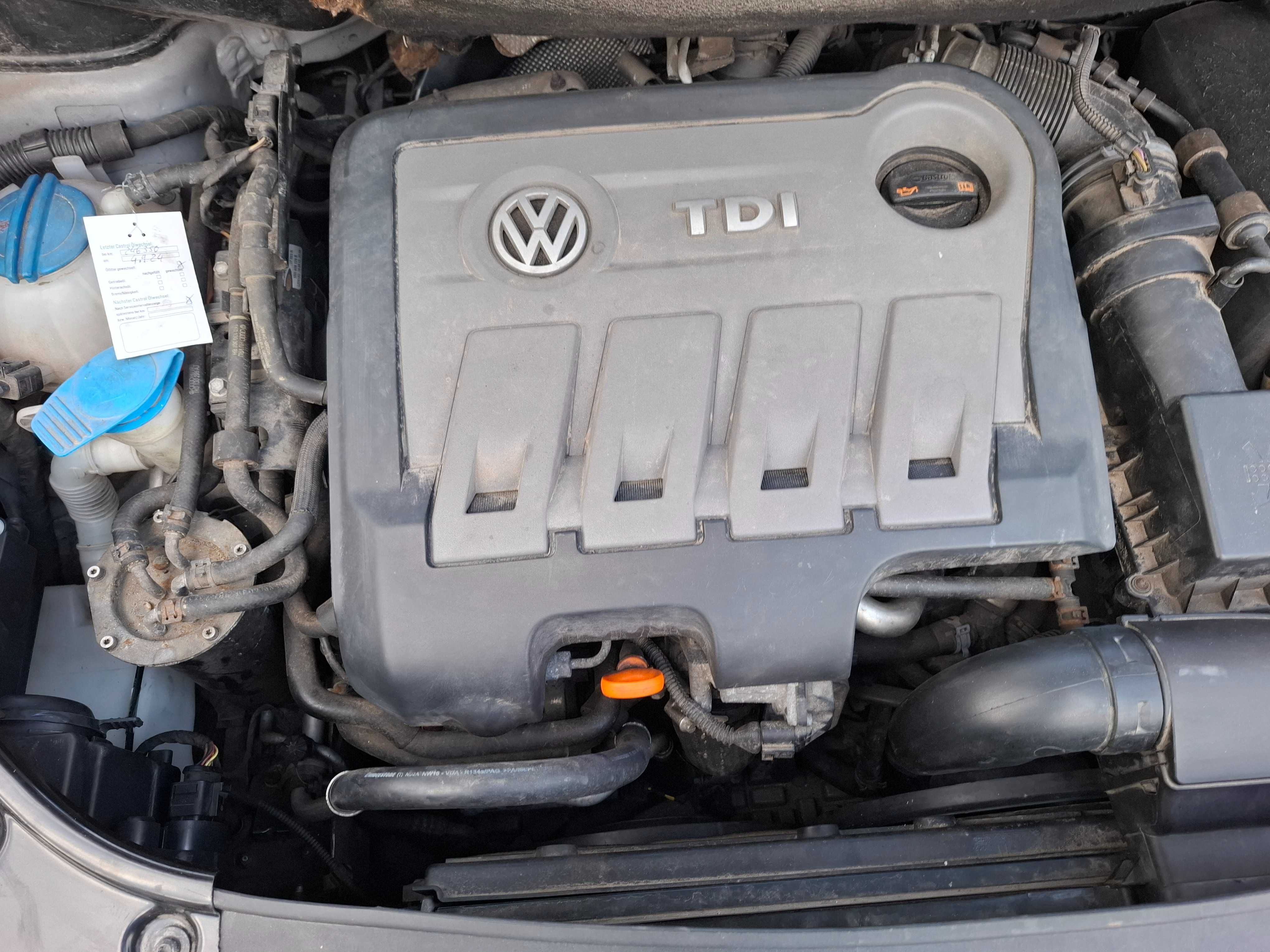 Sprzedam VW TOURAN 2O12 R