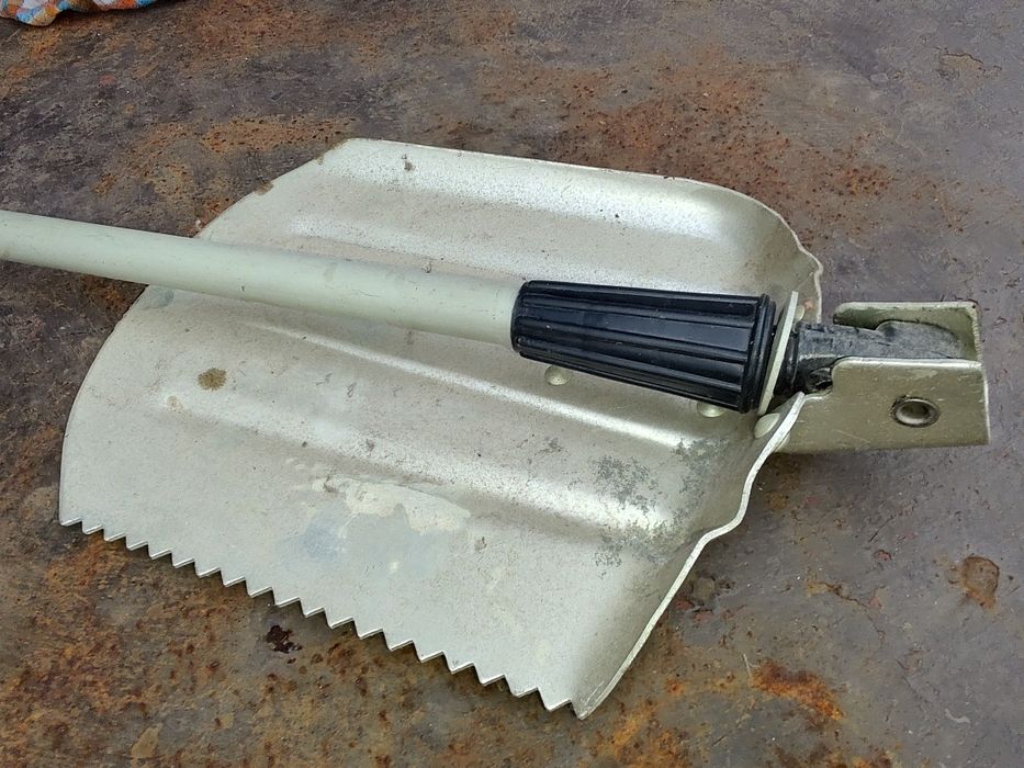 Лопатка туристична алюмінієва міцна