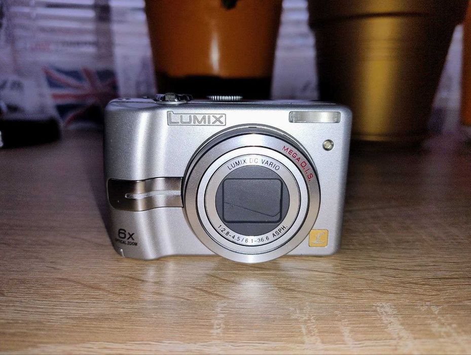 Фотоапарат - Panasonic Lumix DMC-LZ6