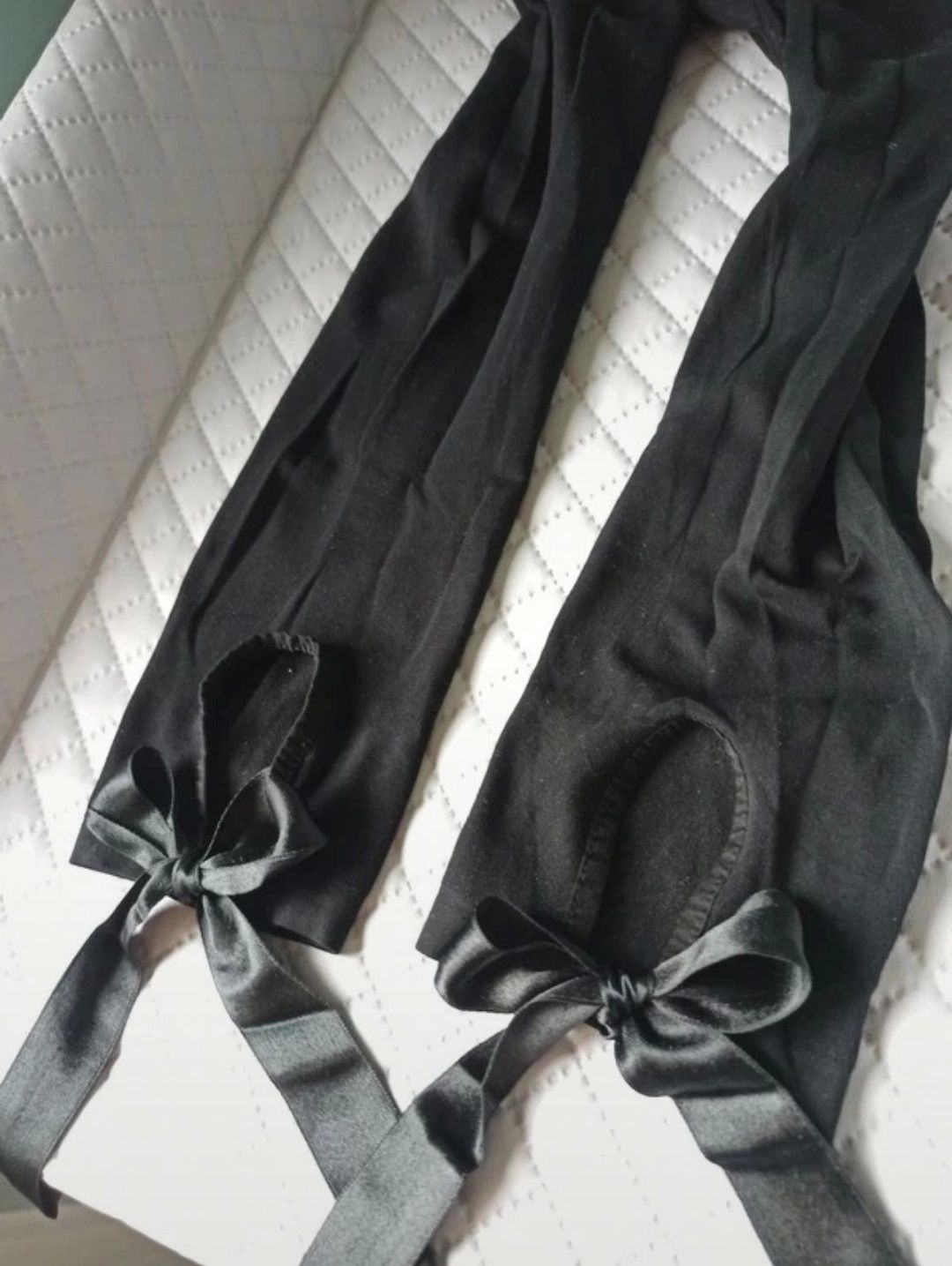 Czarne legginsy Linette 3/4 z kokardkami 80DEN Marilyn