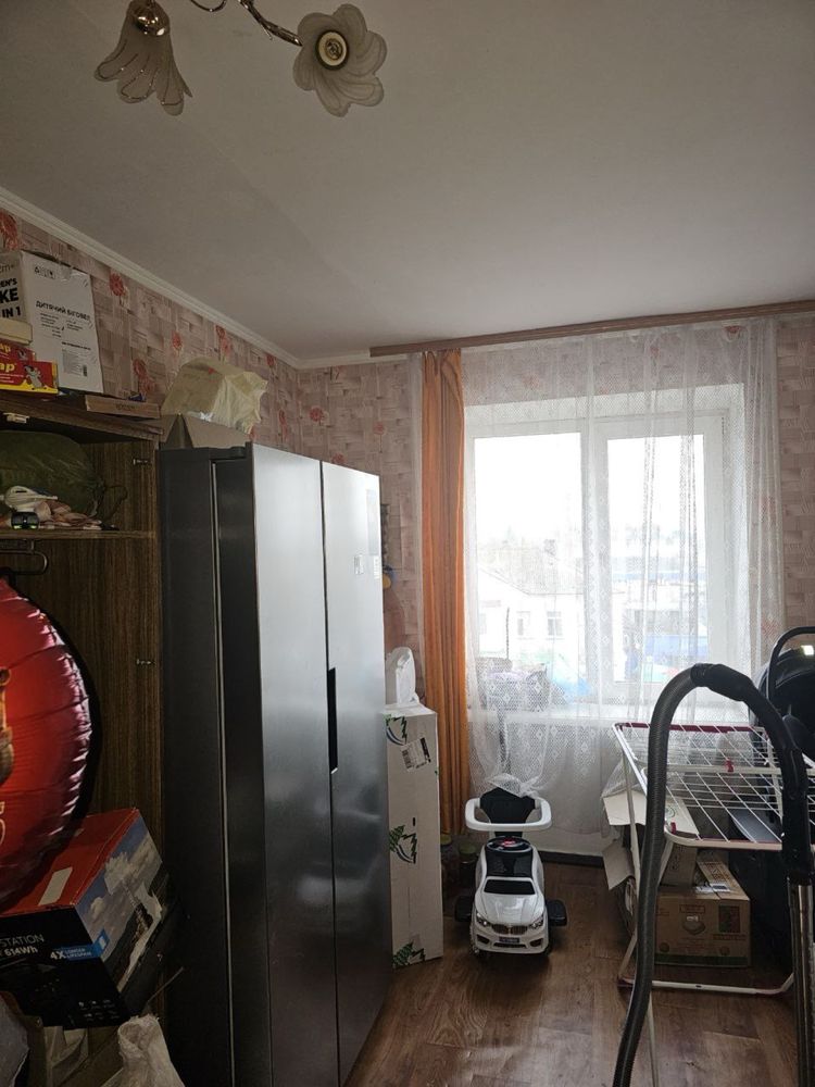 продаж трьохкімнатної квартири по Київській