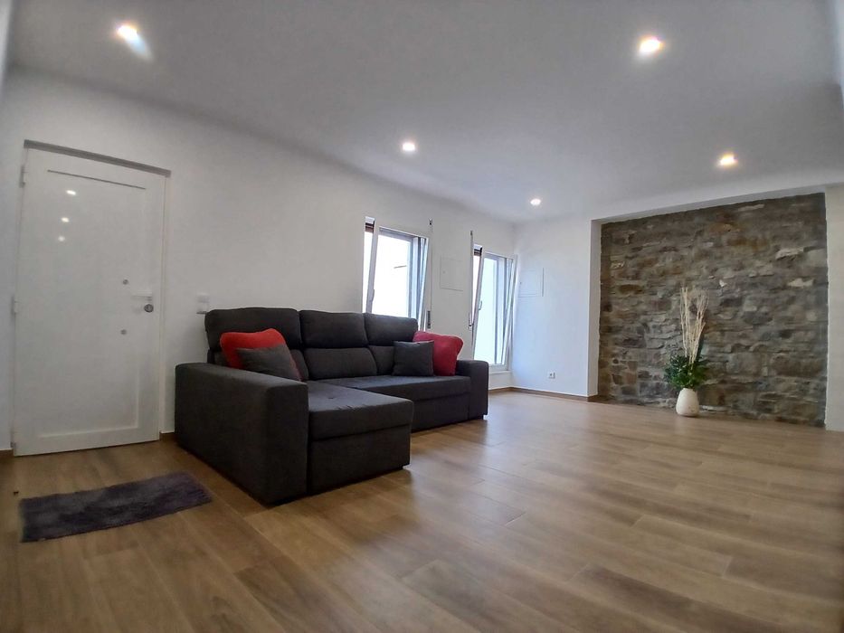 Moradia Unifamiliar Nova a estrear de tipologia T2 - em Terrugem