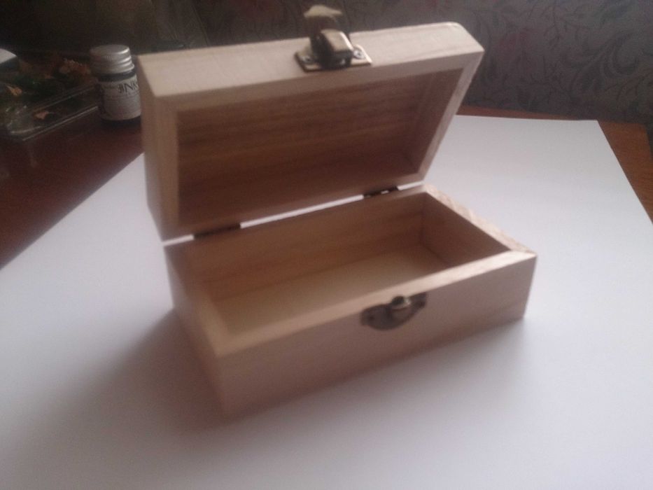 Шкатулка дерев'яна