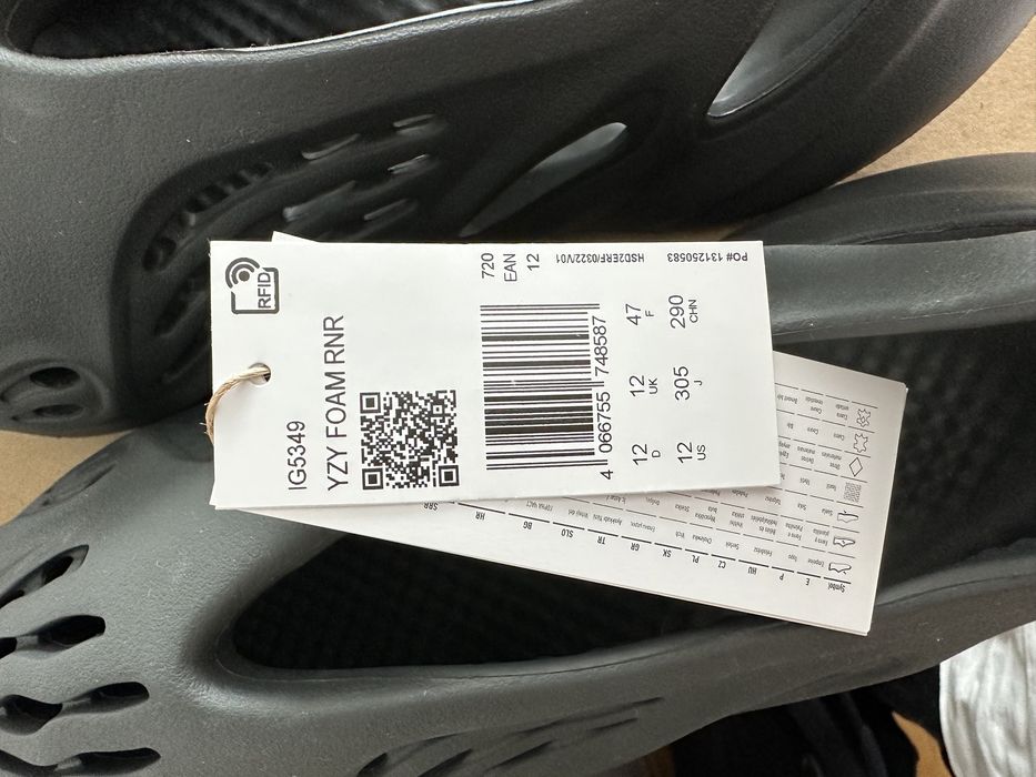 Yeezy Foam RNR Carbon r. 47