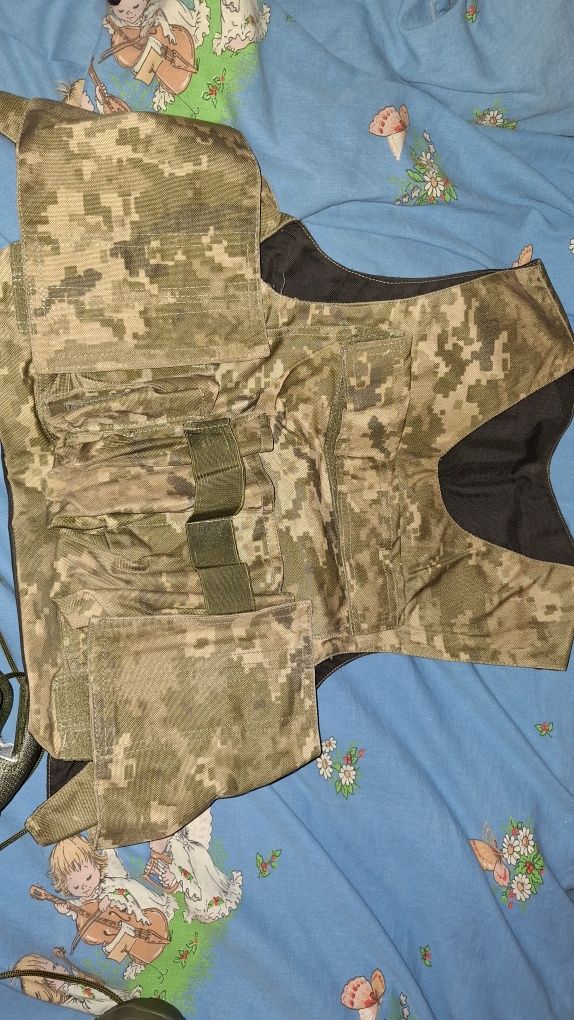 Рпс, берцы, аптечка. Военное барахло, форма олива новая.