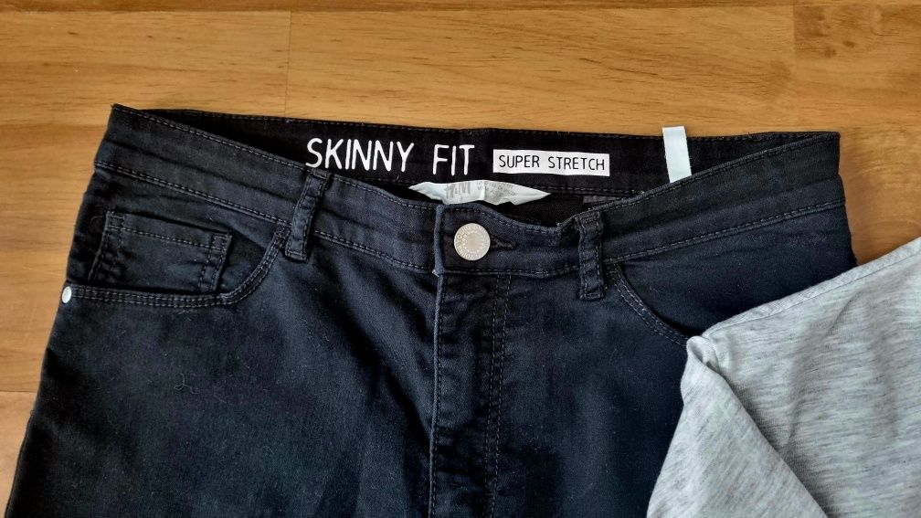 Zmieniająca bluzka H&M plus jeansy jak nowe