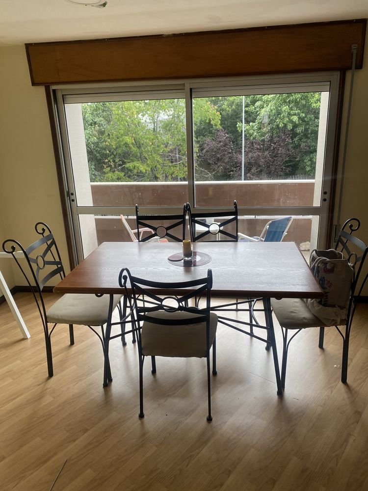 Mesa de jantar com 6 cadeiras