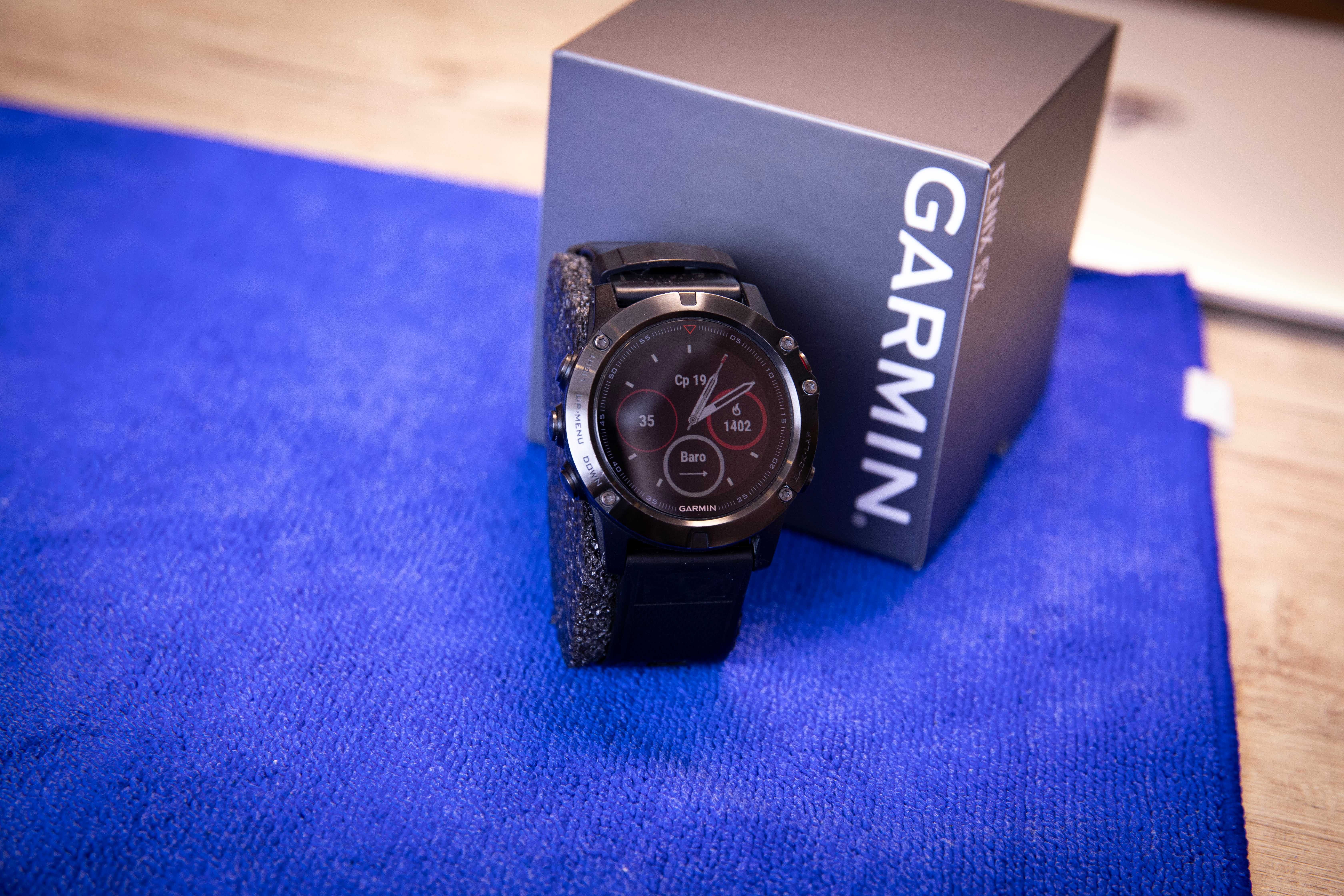 Garmin Fenix 5x sapphire в хорошем состоянии