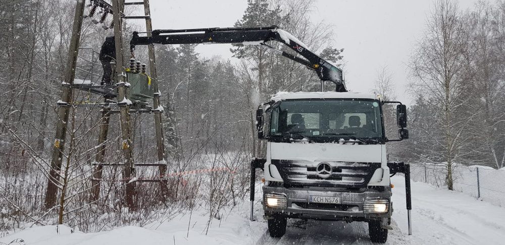 Transport Wywrotka i HDS. Palety kruszywa węgiel maszyny.,