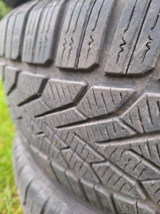 Opony zimowe 215/60/16
