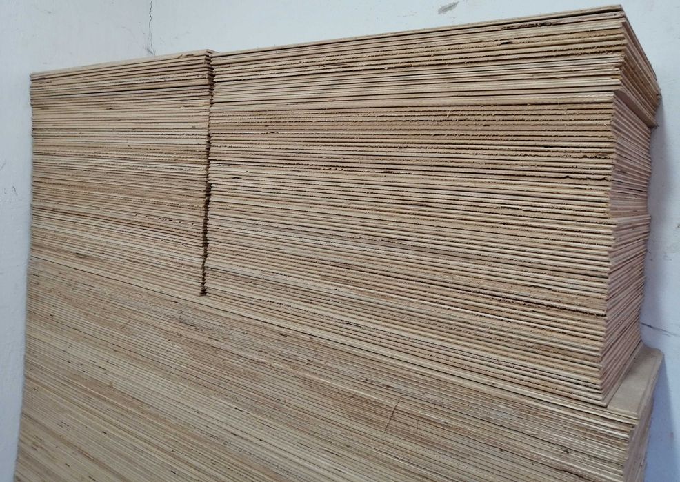 Sprzedam sklejkę liściastą (brzoza) grubość 4,5 mm 95m2