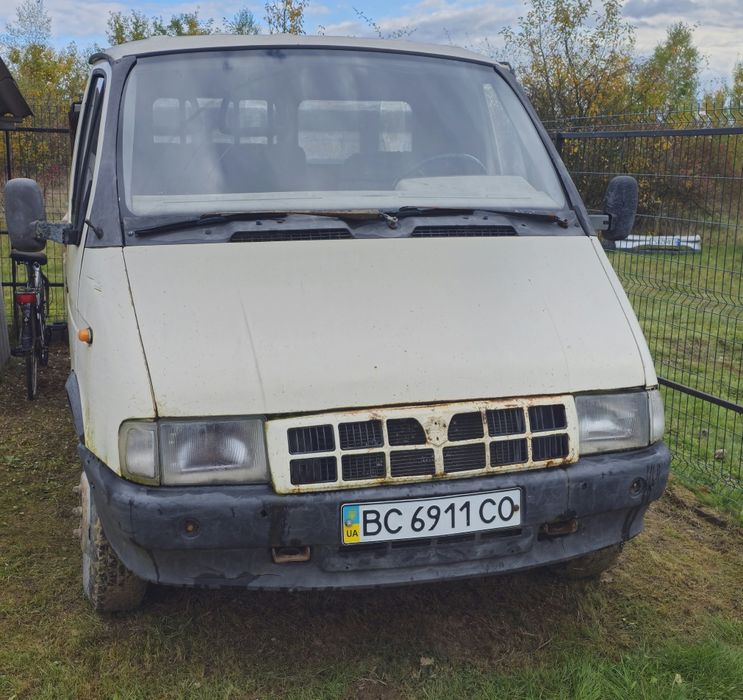 Газель бортова на ходу