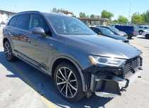 Audi Q7 Audi Q7 Pierwsza Szkoda Auto w porcie