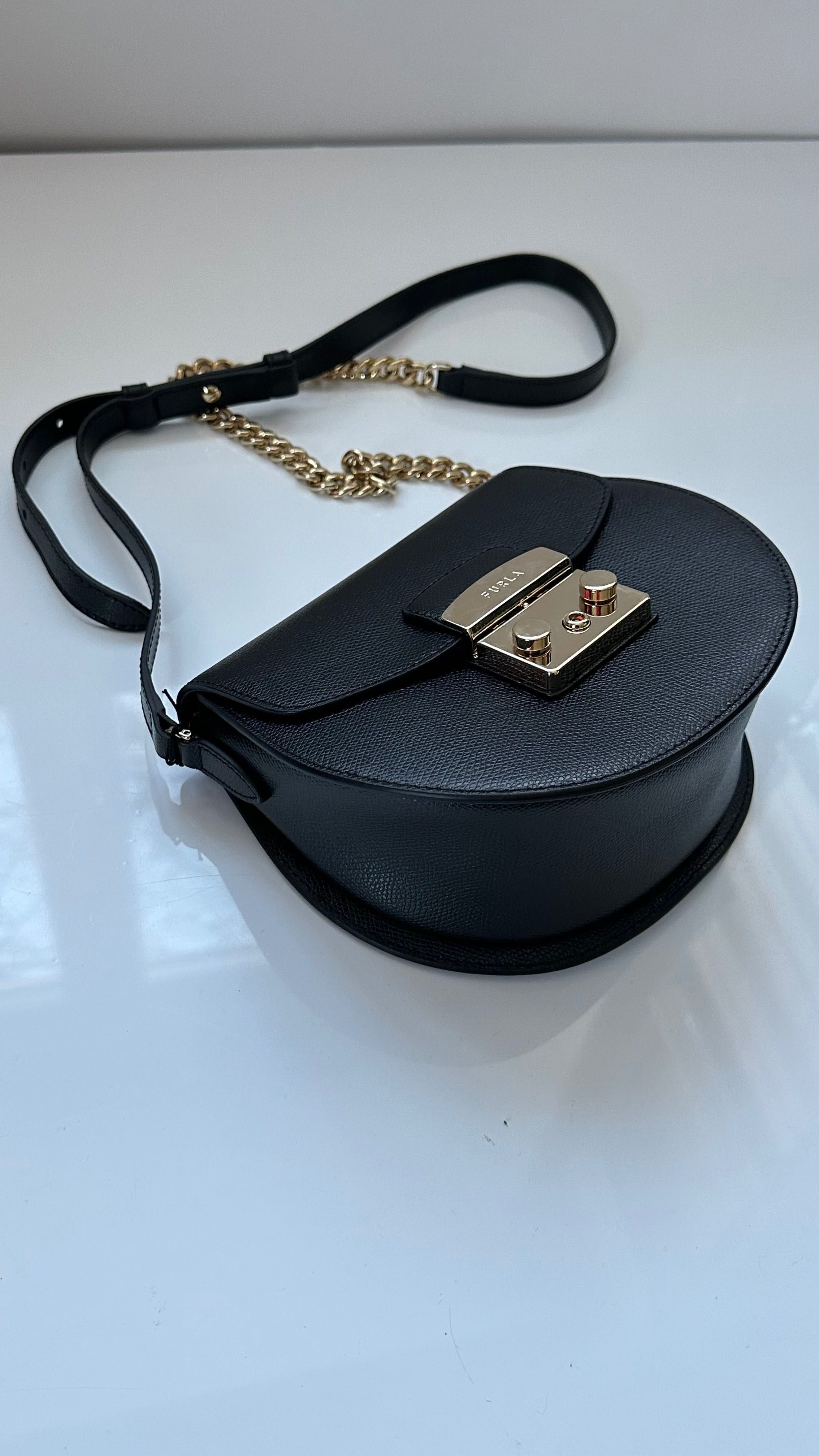 Чорна шкіряна сумка Metropolis Mini Black Furla