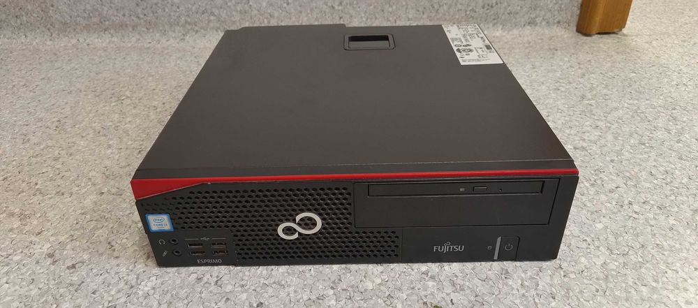 Komputer biznesowy Fujitsu Esprimo D556 SFF