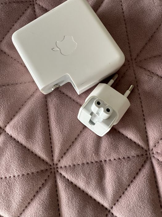 Оригінальне зарядне для MacBook Pro (2019)