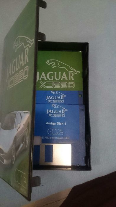 JAGUAR XJ220 - Pudełko plus Gry na Dyskietki Dla Commodore Amiga 500