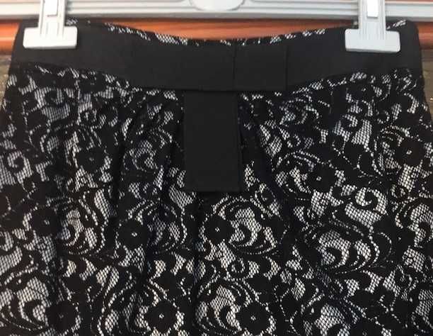 Spódnica koronka z paskiem kokardą+ bluzka typu gorset  34/XS