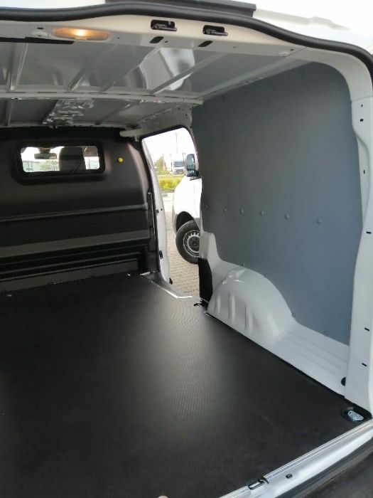 Proace Jumpy Expert XL Zabudowa PCV przestrzeni ładunkowej samochodu