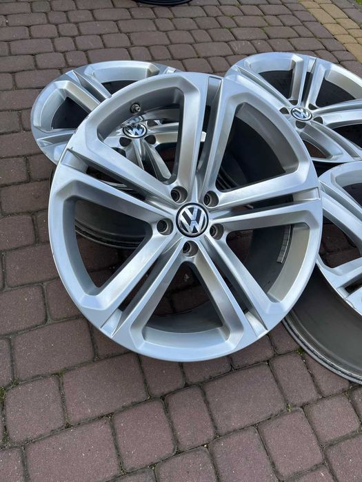 Oryginalne alufelgi Vw 5x112 19 cali Czujniki R-line Mallory Tiguan