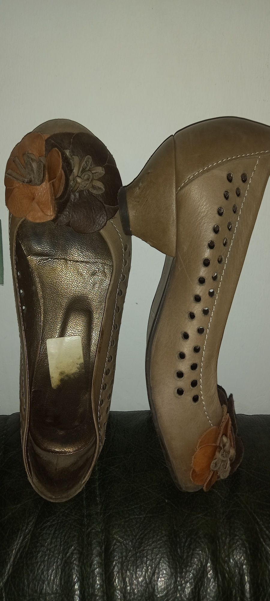 Sapatos n36 cada par