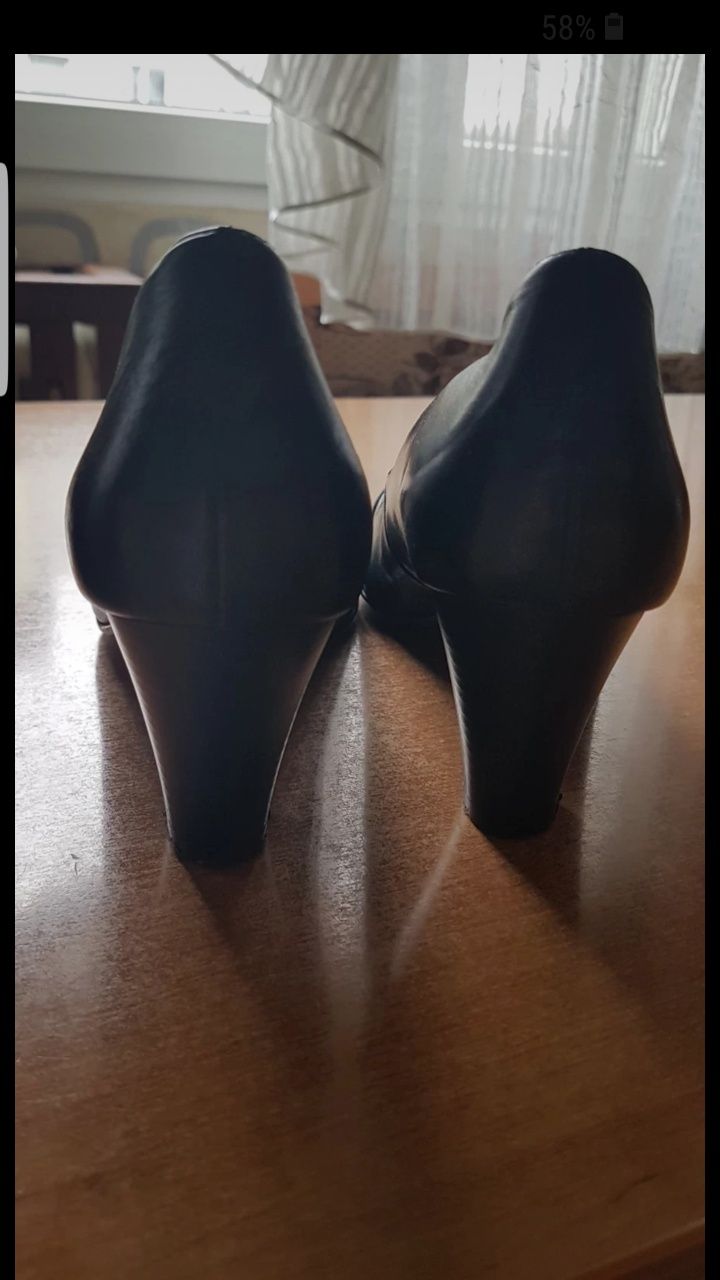 Buty WOJAS rozm 38 botki czółenka