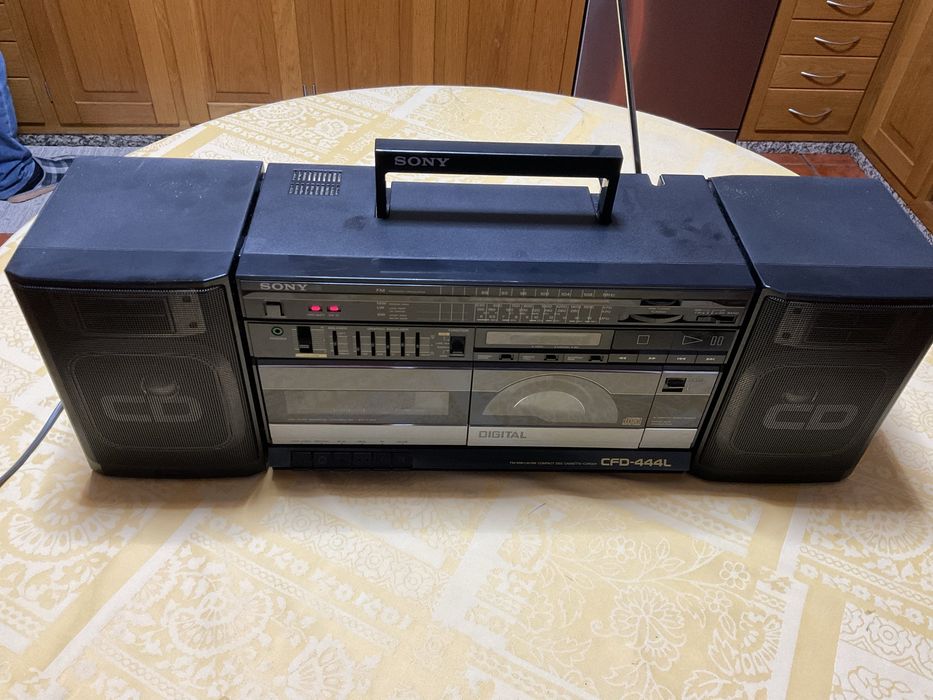 Aparelhagem Sony CFD-444L – CD, Cassete e Rádio com Pega Portátil