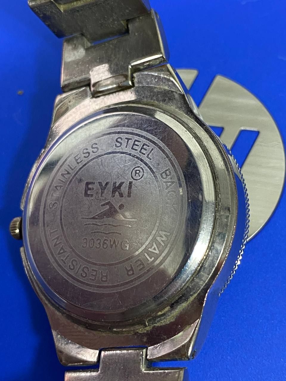 Часы EYKI Quartz (3035WG)