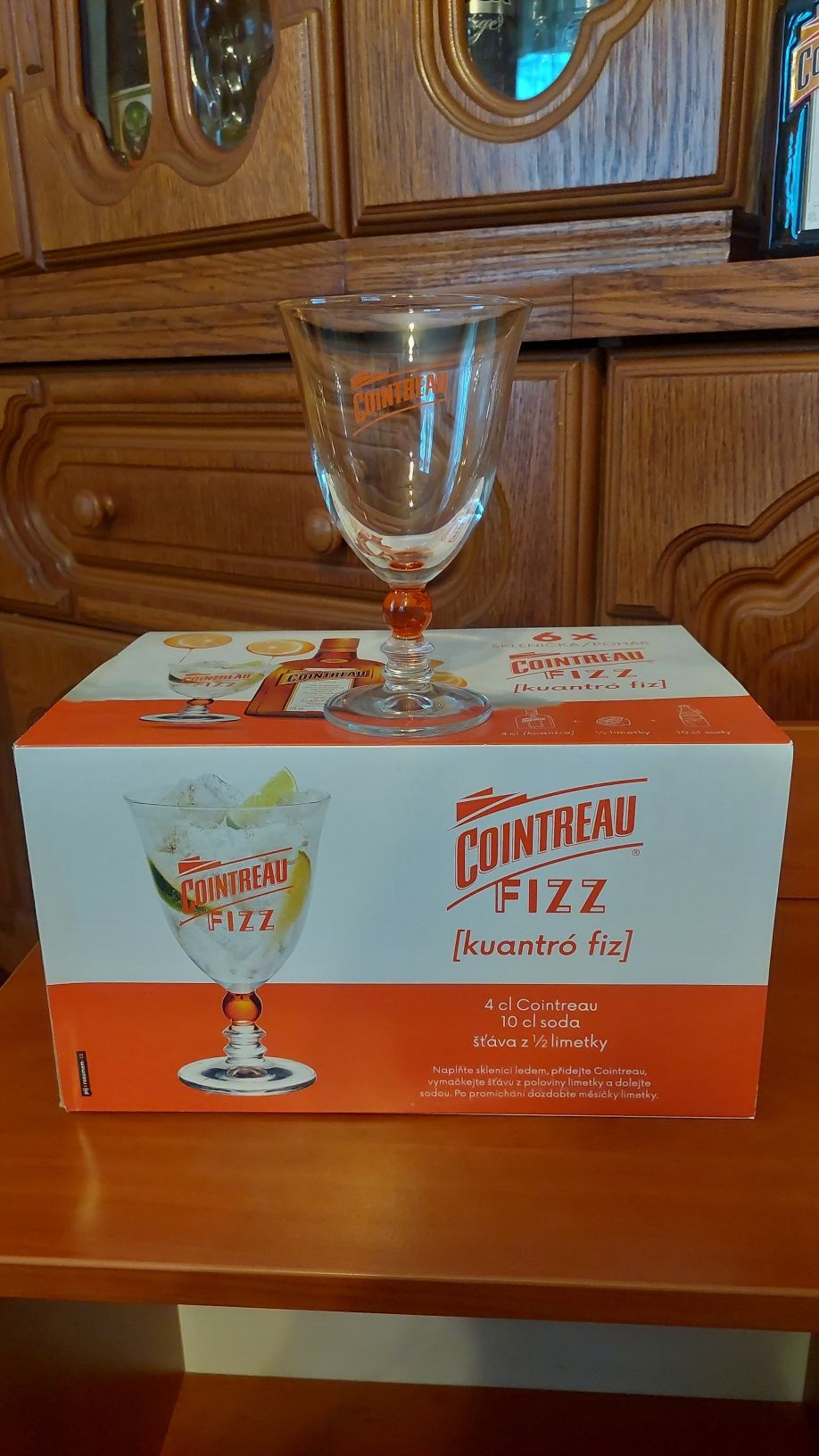 Cointreau Likier Ziołowy Kieliszki 6 Sztuk 250 ml