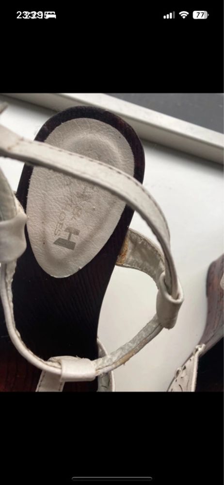 buty na koturnie