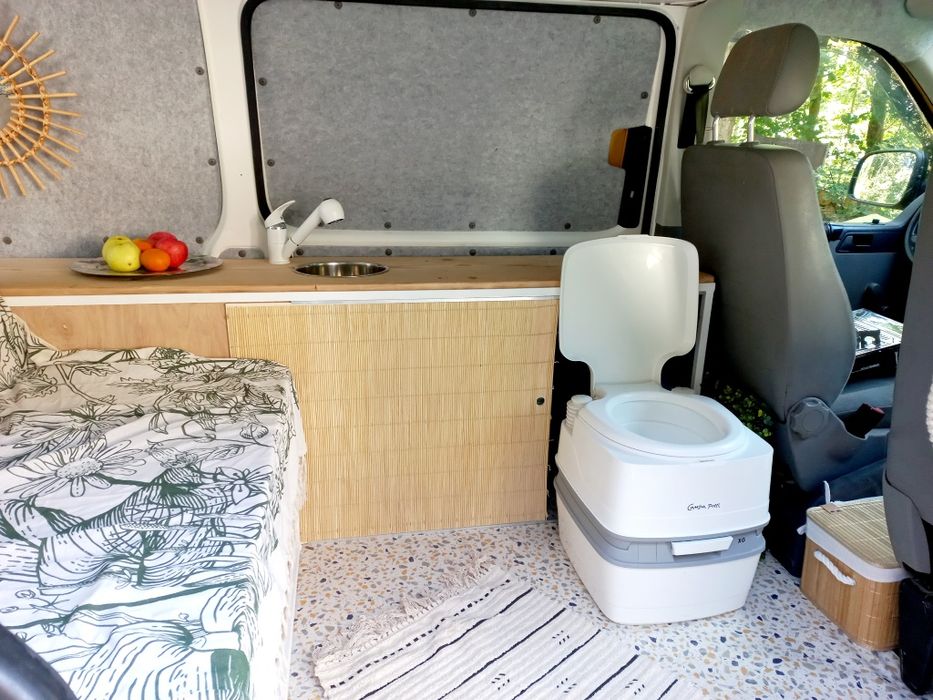 Wynajem kampera campervana, WC, prysznic zewnętrzny