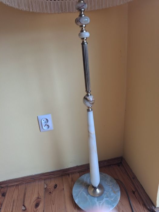 Lampa stojaca mosiądz łączony z marmurem