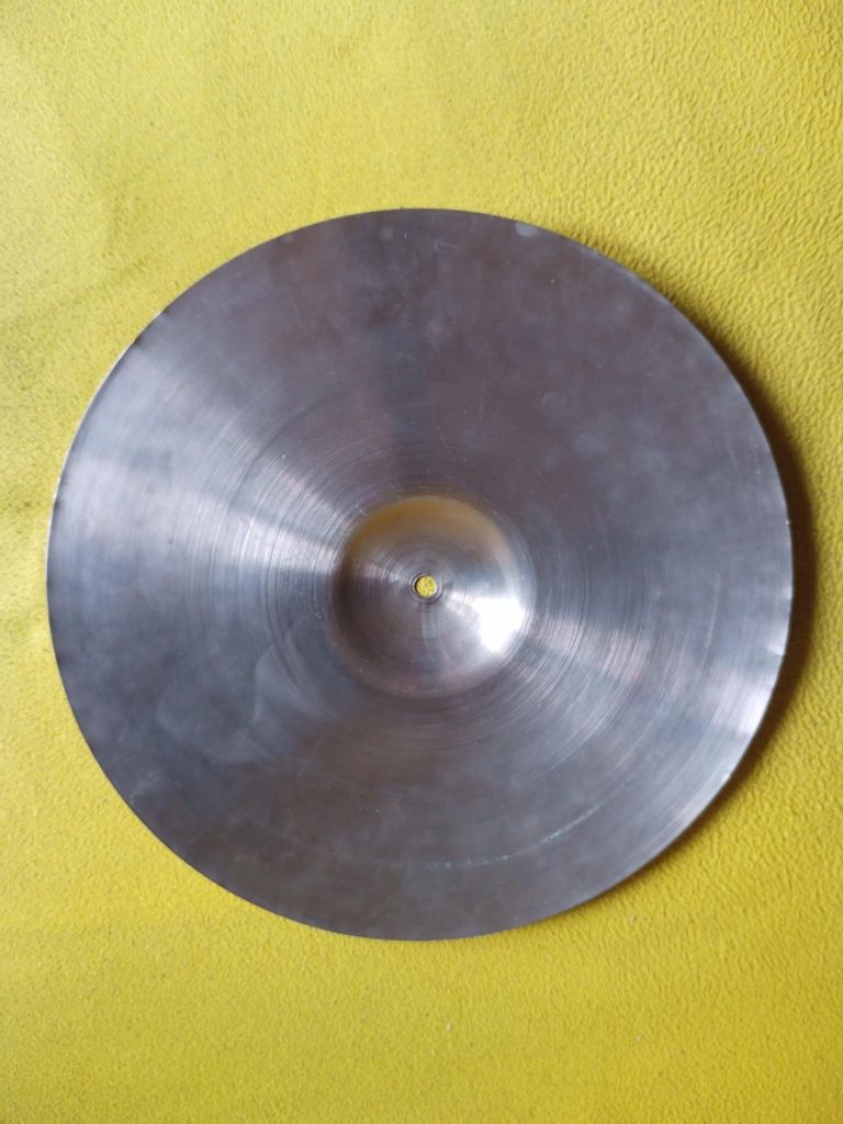 Talerze perkusyjne dla osoby początkującej ride, crash, hi hat