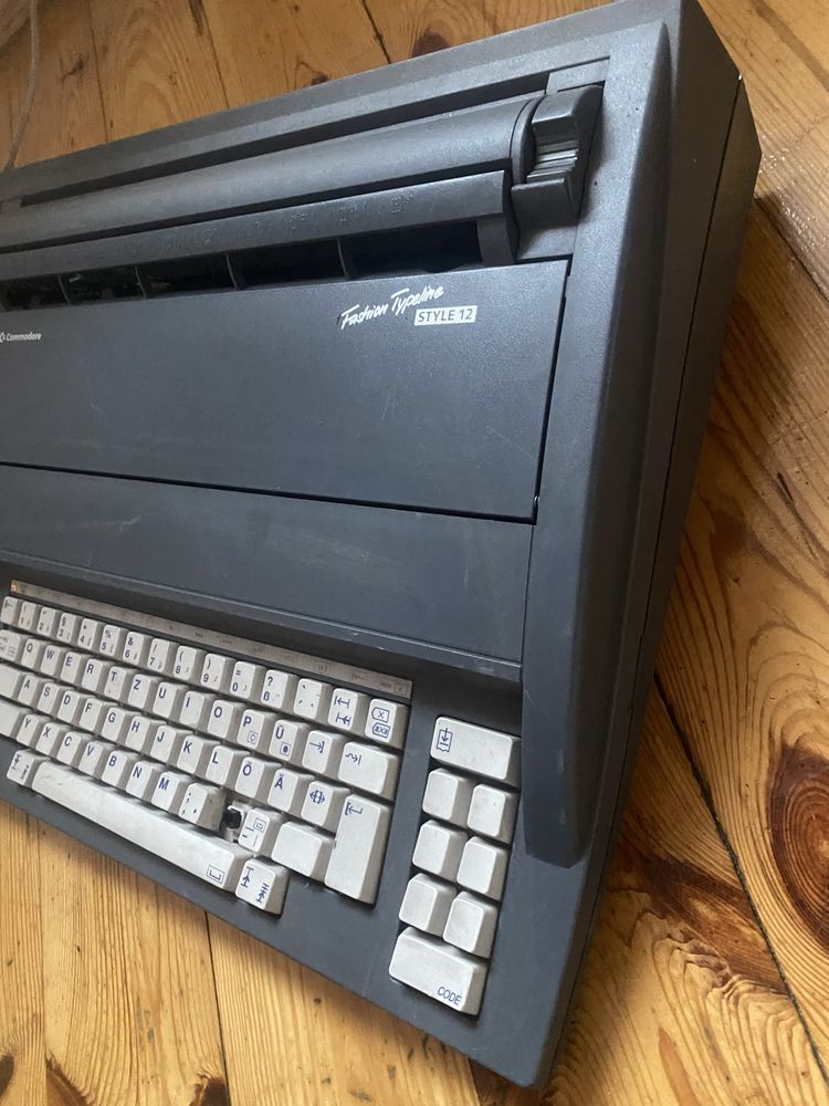 Maszyna do pisania Commodore Style 12 Fashion Typeline
