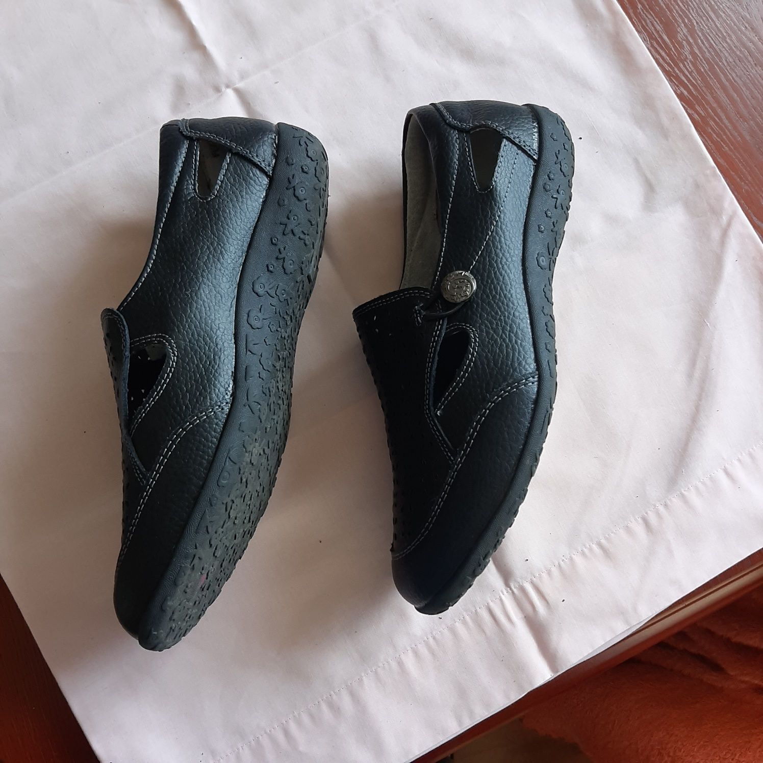 Buty 40 na szeroką stopę