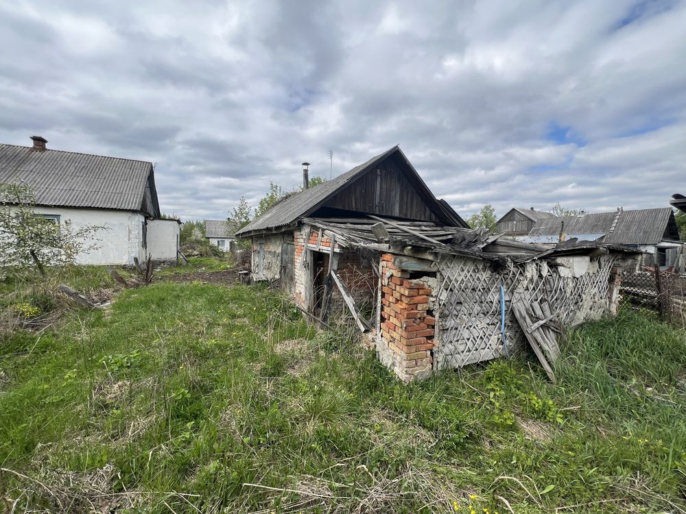 Земельна ділянка з будинком