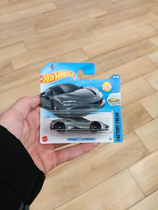 Ferrari sf90 hotwheels 1:64 Феррарі сф90 сіра стан ідеальний